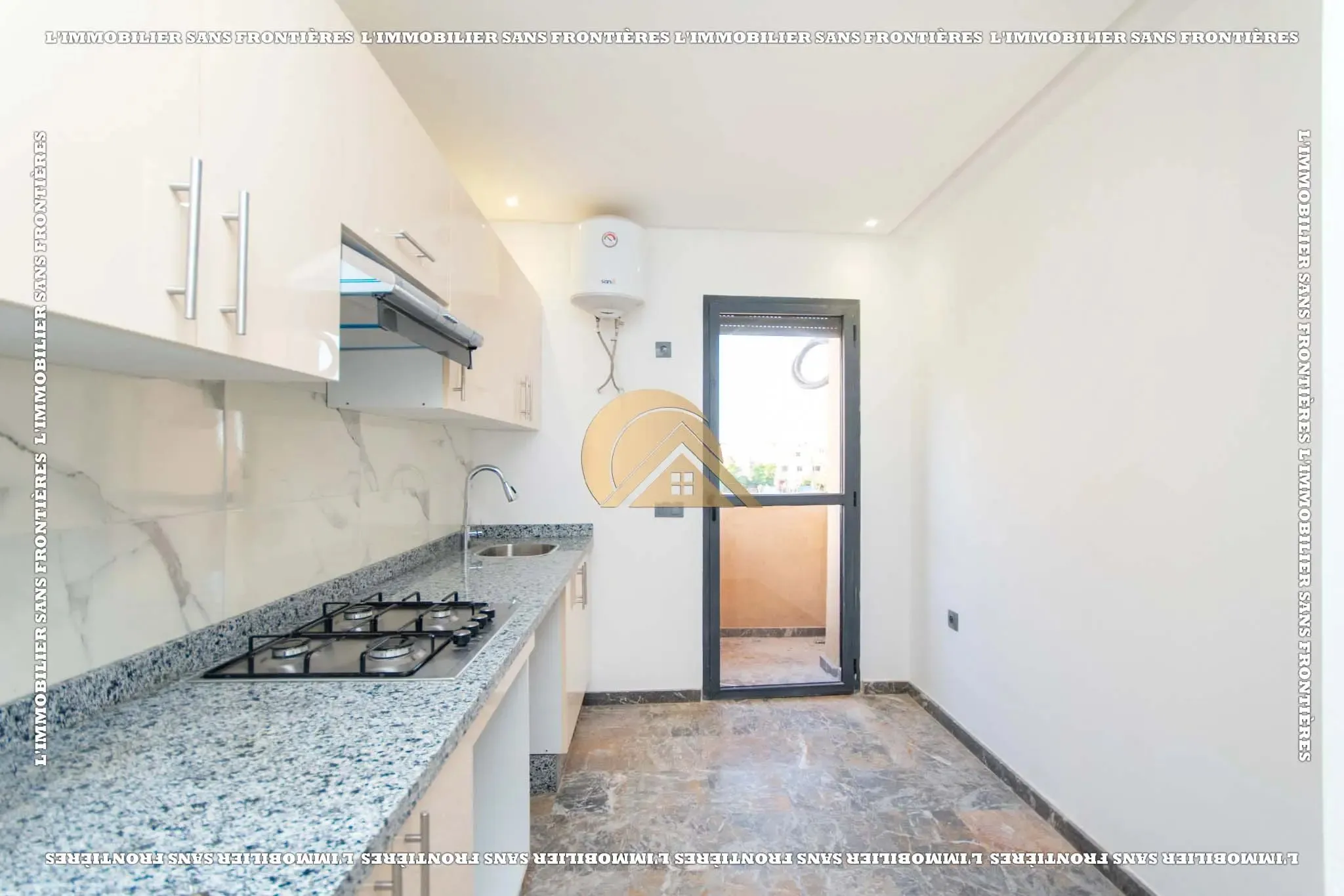 Appartement vide de 86 m² à louer à Bouakkaz – 2 chambres, salon, séjour et cour extérieure - مراكش (4)