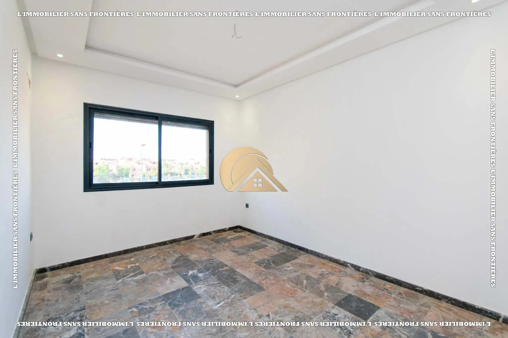 Appartement vide de 86 m² à louer à Bouakkaz – 2 chambres, salon, séjour et cour extérieure - مراكش (2)
