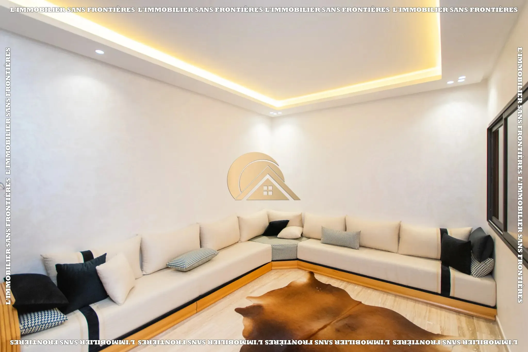 Appartement meublé de 86 m² à louer – 2 chambres dont une suite, cour, balcon et parking - مراكش (4)