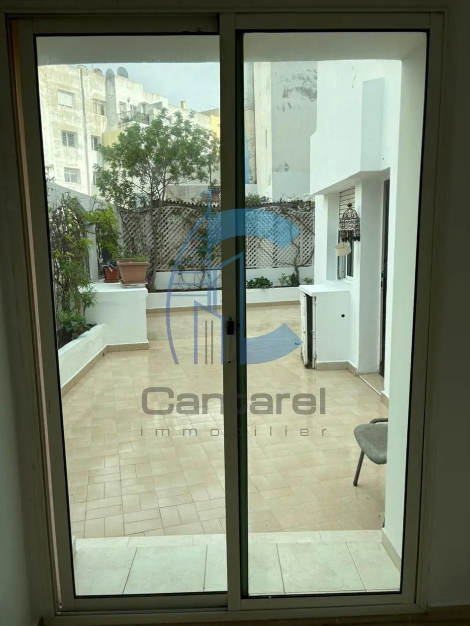 À LOUER SPACIEUX APPARTEMENT VIDE DE 200m² RACINE - الدار البيضاء (2)