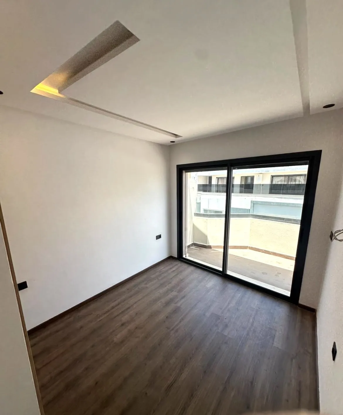 Appartement vide proche CFC - الدار البيضاء (2)