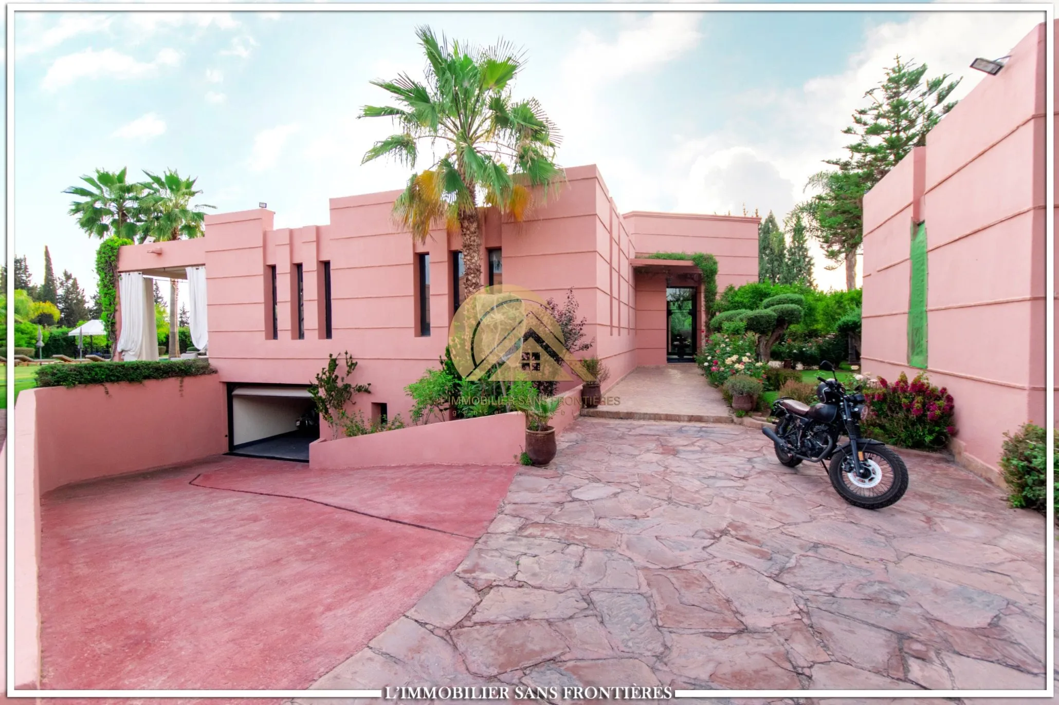 Villa moderne à Route de Sidi Abdellah Ghiyat, piscine + jardin, Marrakech : à louer - مراكش (3)
