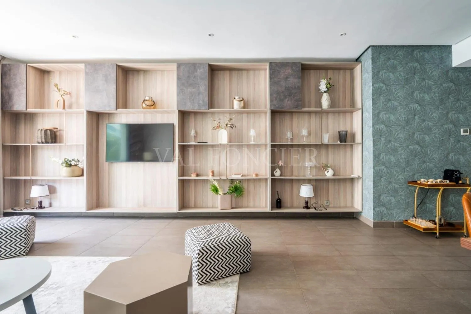 Location appartement 2chambres moderne avec terrasse à Anfaplace - الدار البيضاء (2)