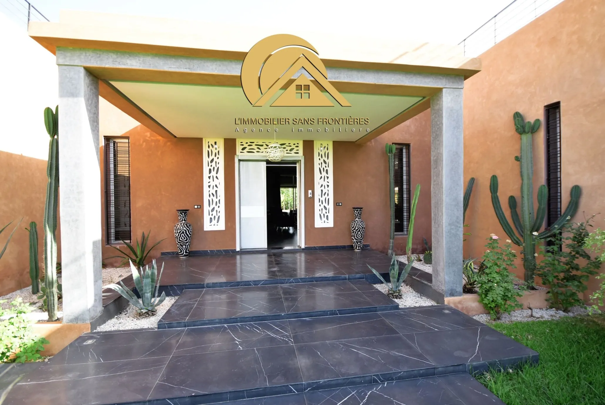 Villa maison d’hôtes meublée en gérance libre à louer avec piscine chauffée, jardin privé et bungalows — Route d’Ouarzazate, Marrakech - مراكش (4)