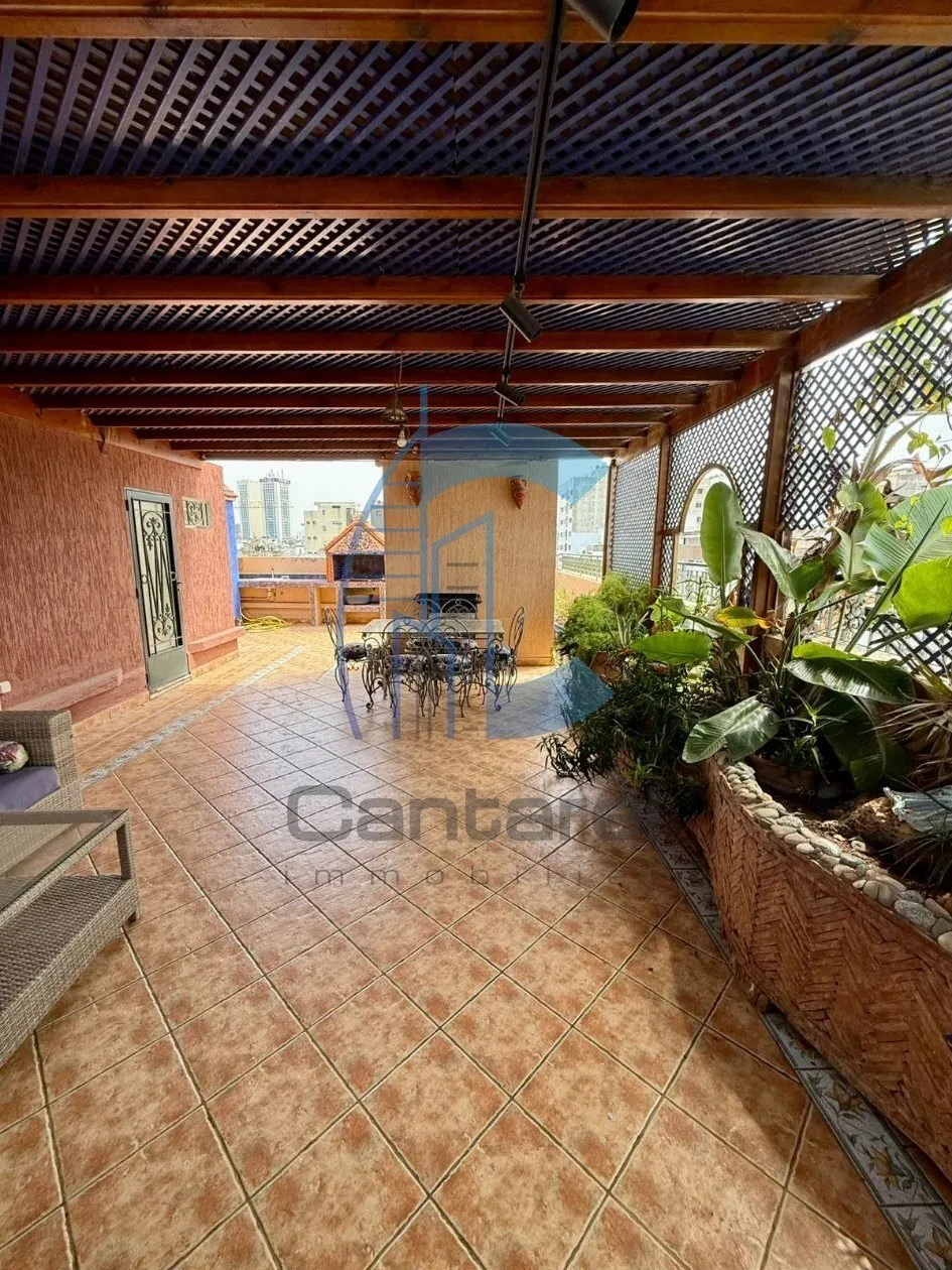 À LOUER -  APPARTEMENT AVEC GRANDE TERRASSE RACINE - الدار البيضاء