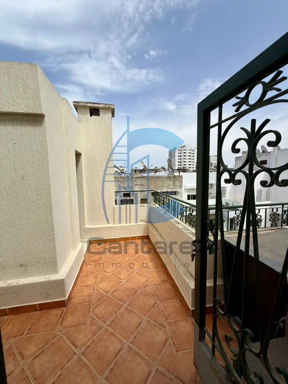 À LOUER -  APPARTEMENT AVEC GRANDE TERRASSE RACINE - الدار البيضاء (2)