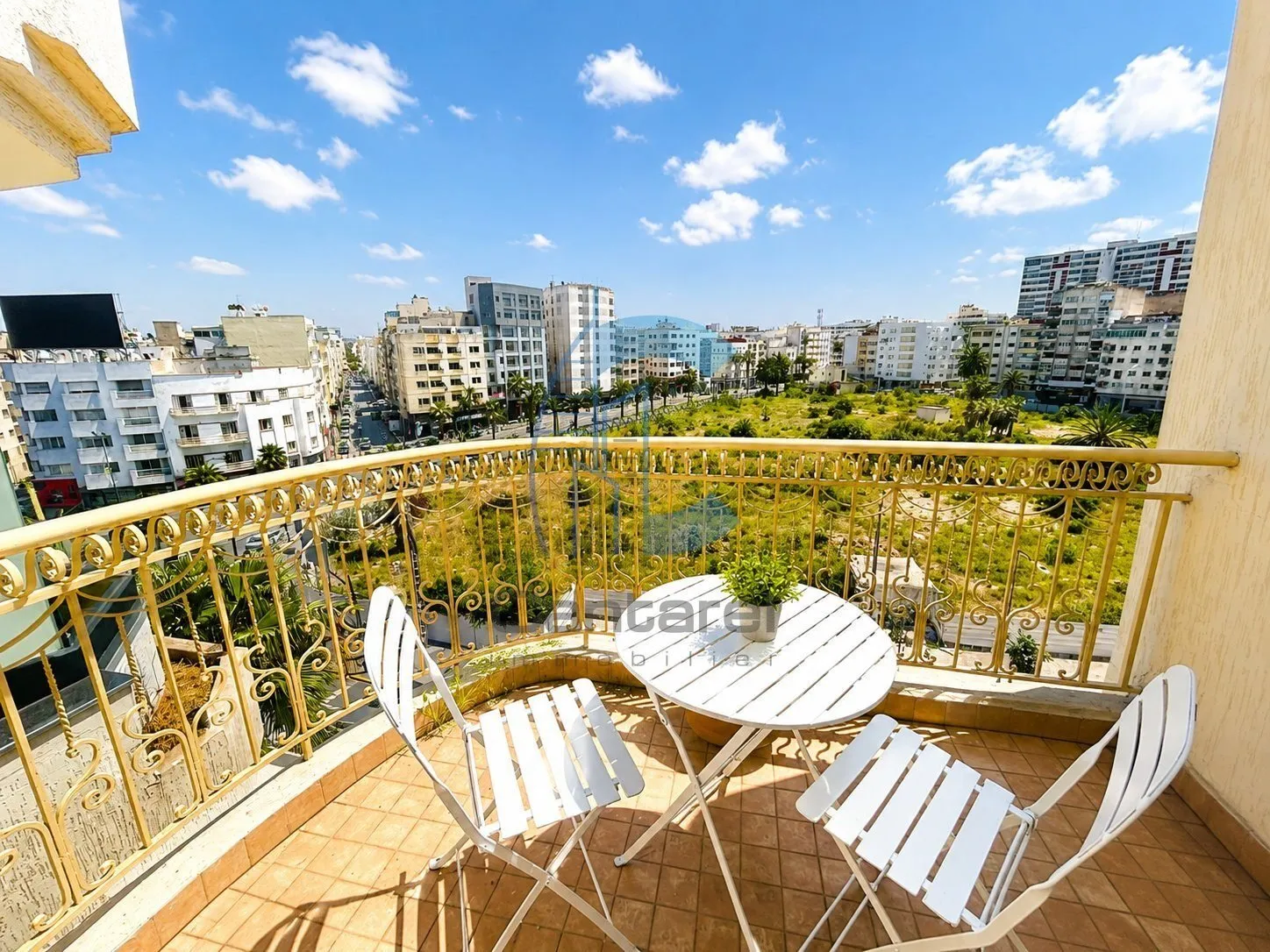 APPARTEMENT MEUBLÉ TRAVERSANT – DERNIER ÉTAGE – MAARIF - الدار البيضاء (3)