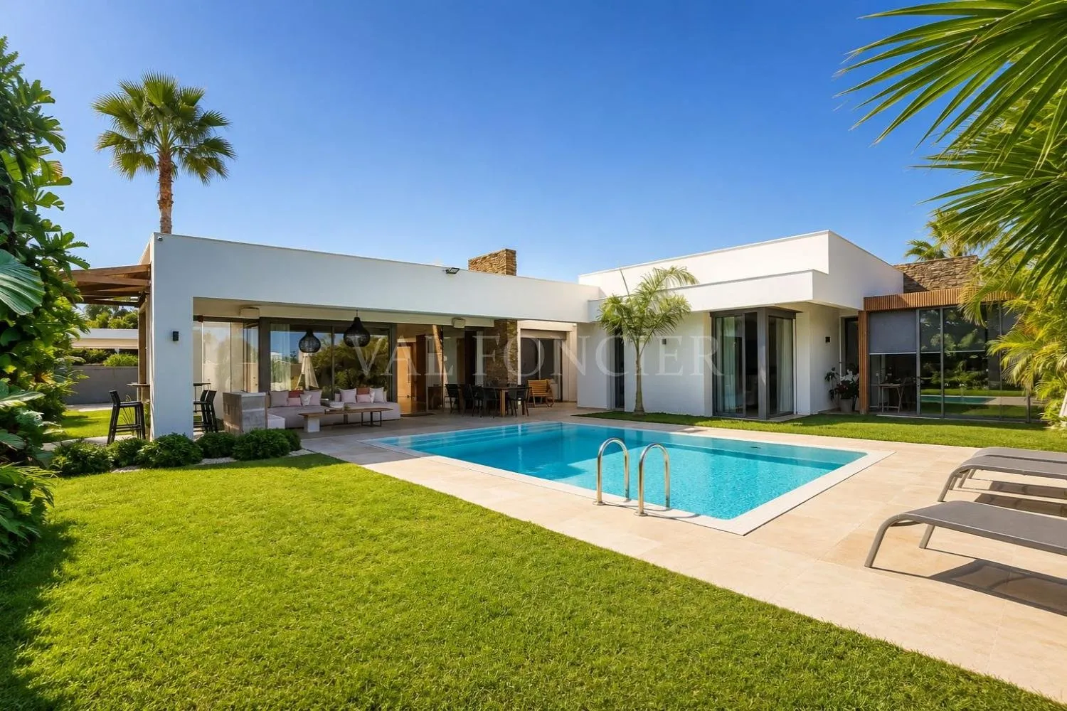 Location magnifique villa de plain-pied à Aïn Diab Extension – 4 chambres et piscine - الدار البيضاء