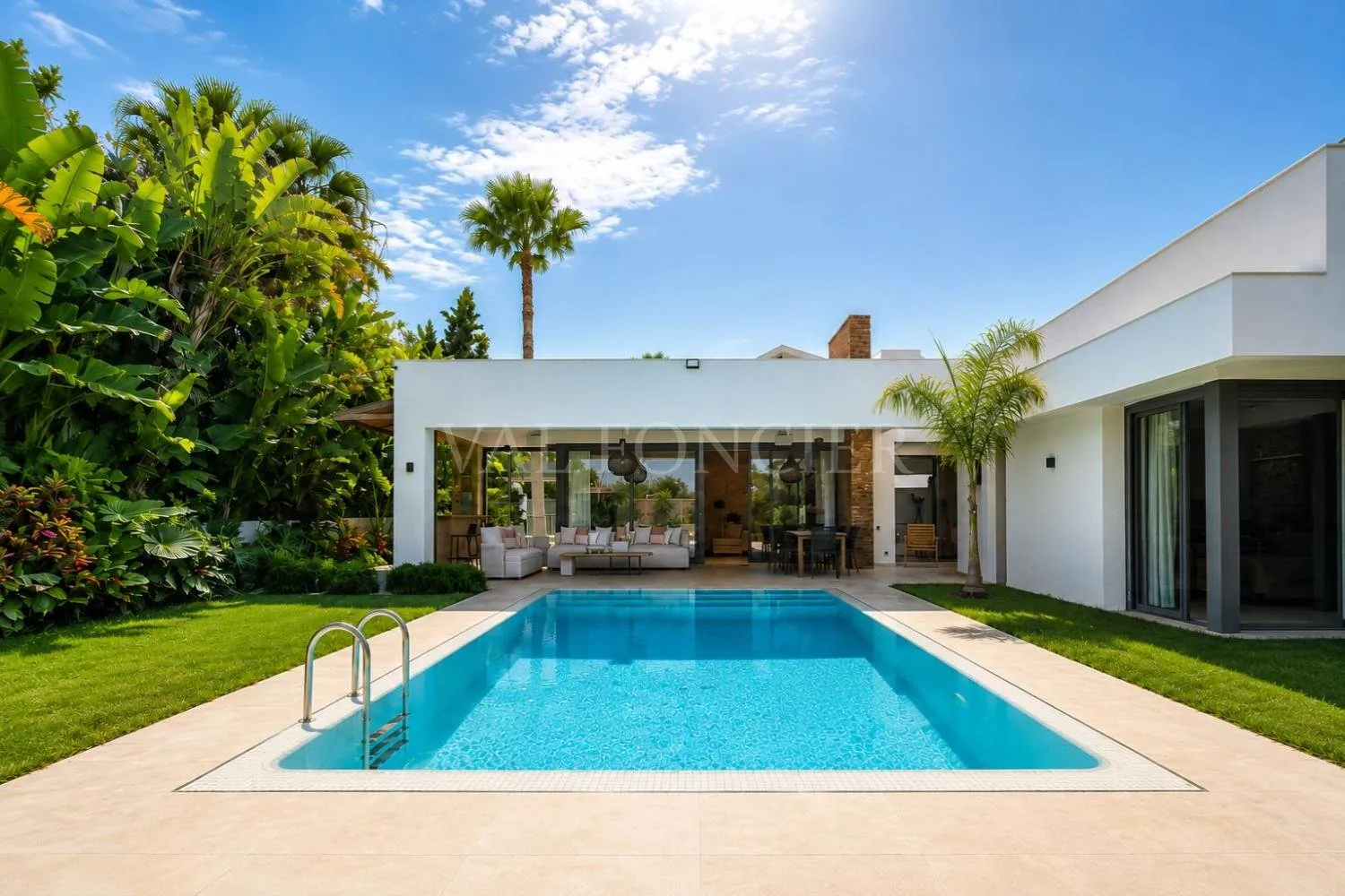 Location magnifique villa de plain-pied à Aïn Diab Extension – 4 chambres et piscine - الدار البيضاء (2)