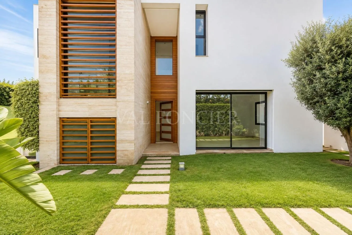Location superbe villa 570m2 4chambres avec piscine Ville Verte, Bouskoura - الدار البيضاء (3)