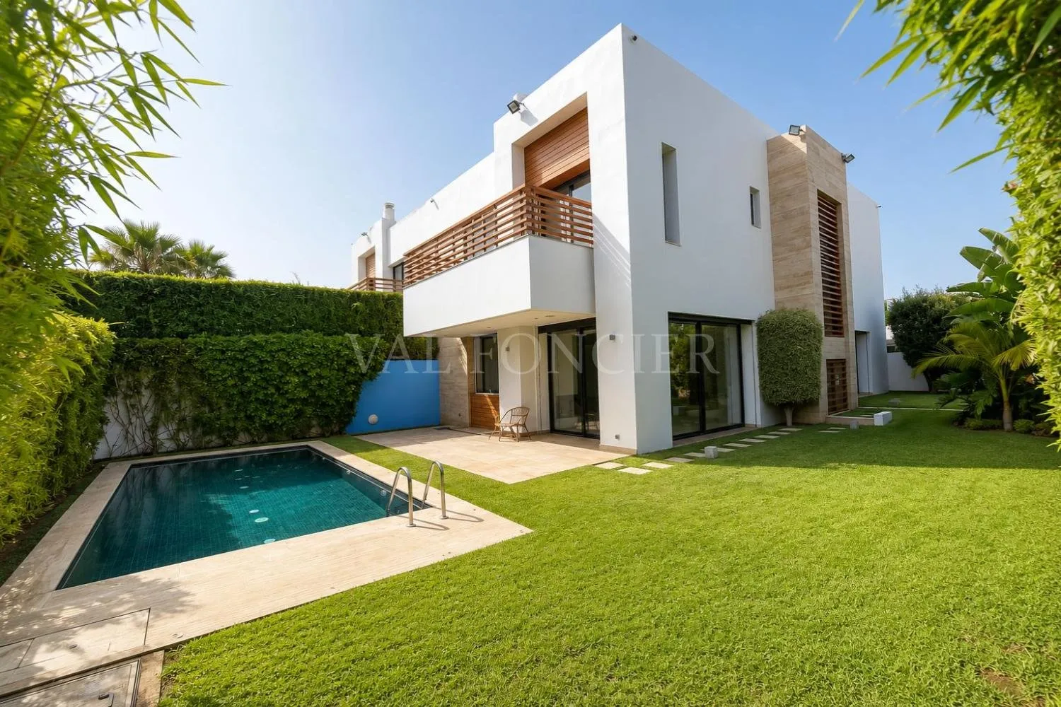 Location superbe villa 570m2 4chambres avec piscine Ville Verte, Bouskoura - الدار البيضاء