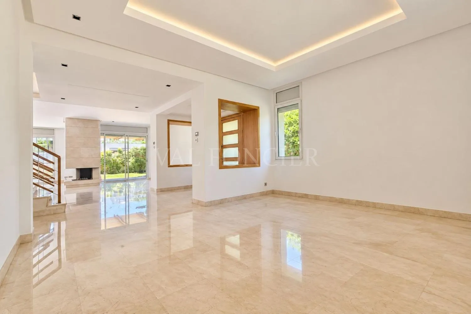 Location Superbe Villa 563m2 4 Chambres avec Piscine, Bouskoura - الدار البيضاء (4)