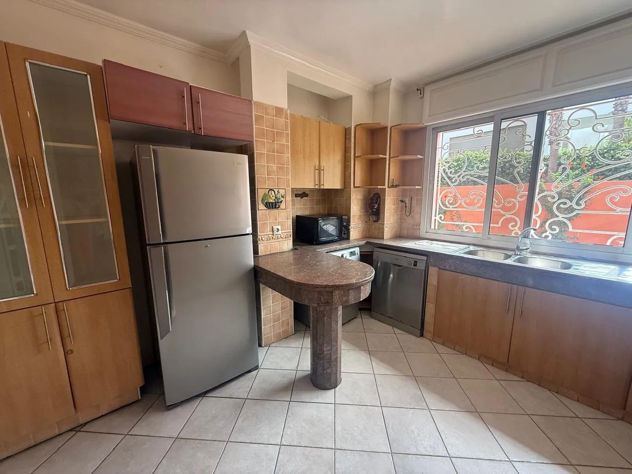 Anfa Appartement 170 m² à louer dans villa avec jardin 3 CH - الدار البيضاء (2)