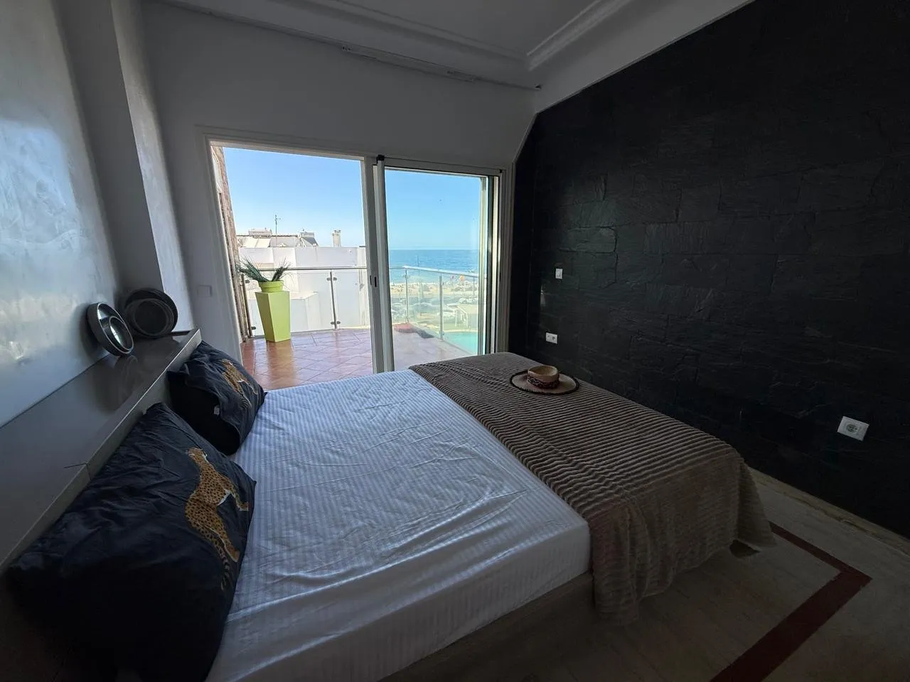 TAMARIS – BEL APPARTEMENT MEUBLÉ AVEC VUE MER 2CH - دار بوعزة (3)