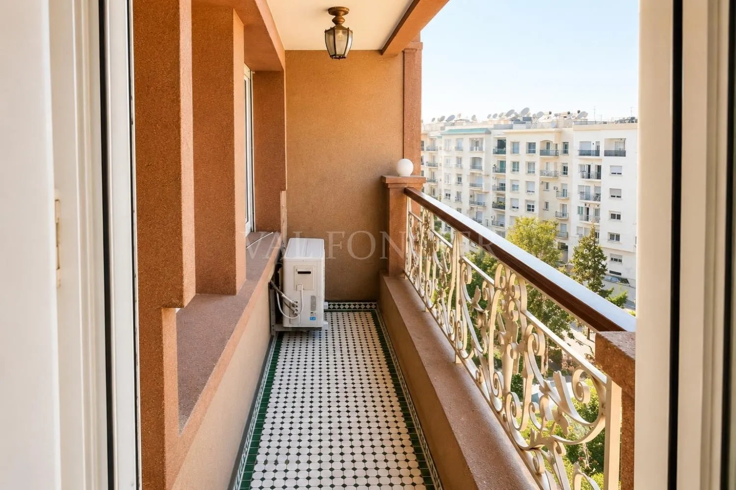 Location Superbe Appartement 3Chambres avec terrasse étage élevé Racine, Casablanca - الدار البيضاء (3)