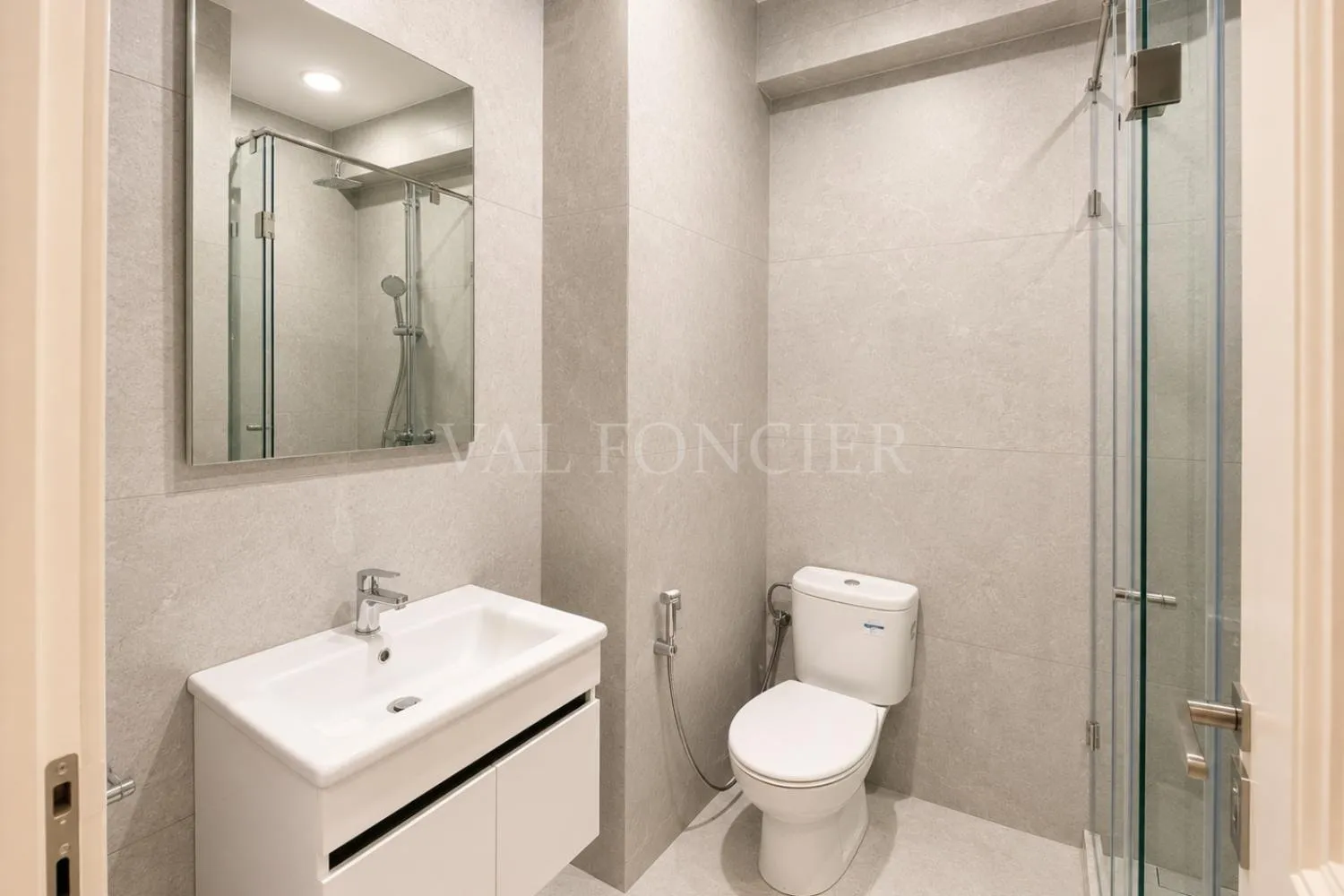 Location Superbe Appartement 3Chambres avec terrasse étage élevé Racine, Casablanca - الدار البيضاء (4)