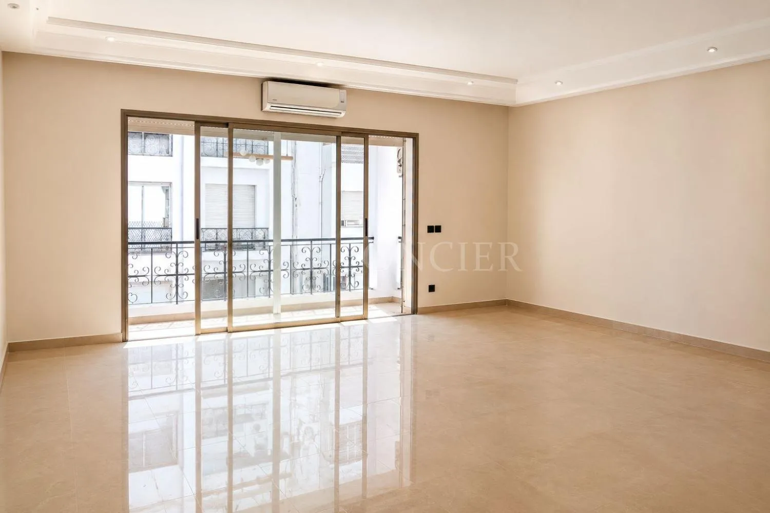 Location appartement 3chambres 180m2 avec terrasse Racine, Casablanca - الدار البيضاء