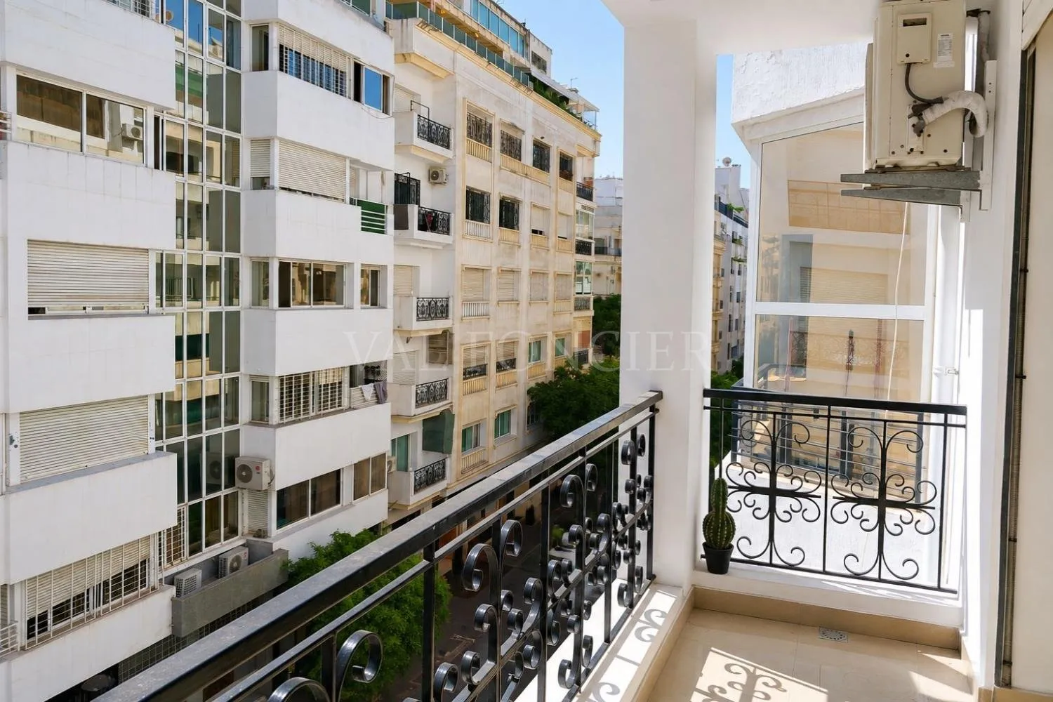Location appartement 3chambres 180m2 avec terrasse Racine, Casablanca - الدار البيضاء (2)