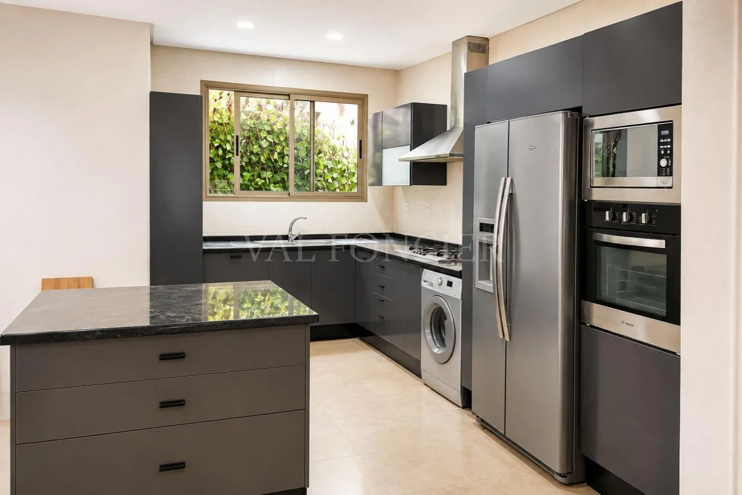 Location appartement 3chambres 180m2 avec terrasse Racine, Casablanca - الدار البيضاء (3)