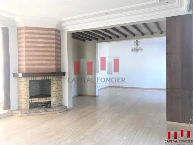 VILLA AVEC JARDIN ET PISCINE /AIN DIAB / 3 CHAMBRES - الدار البيضاء (2)