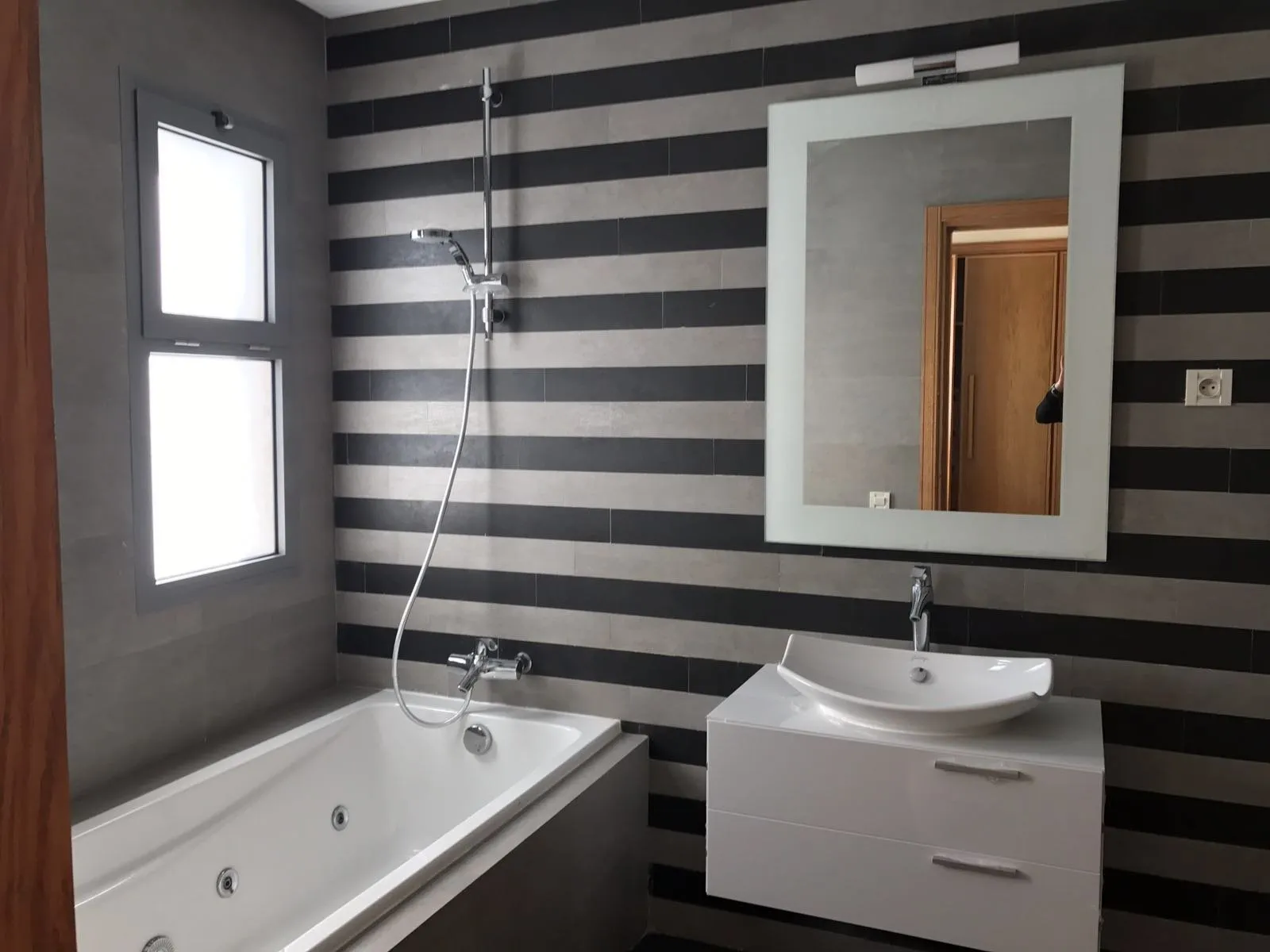 MAGNIFIQUE APPT VIDE EN LOCATION  - MARINA - - الدار البيضاء (2)