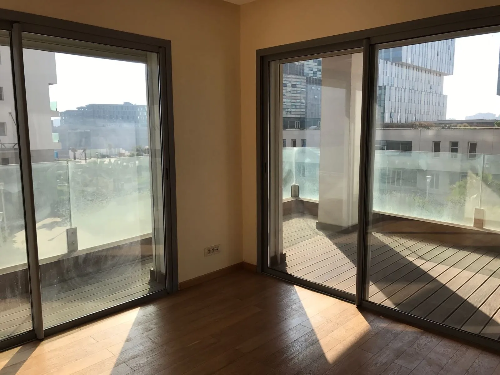 MAGNIFIQUE APPT VIDE EN LOCATION  - MARINA - - الدار البيضاء
