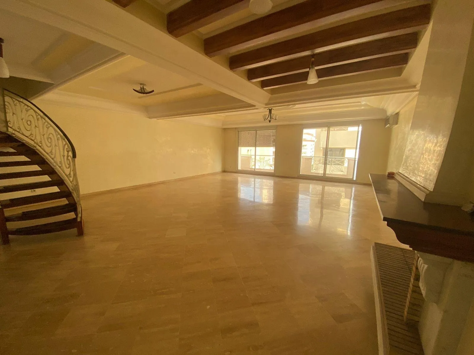 MAGNIFIQUE DUPLEX À VENDRE/LOUER LES IRIS - الدار البيضاء (4)