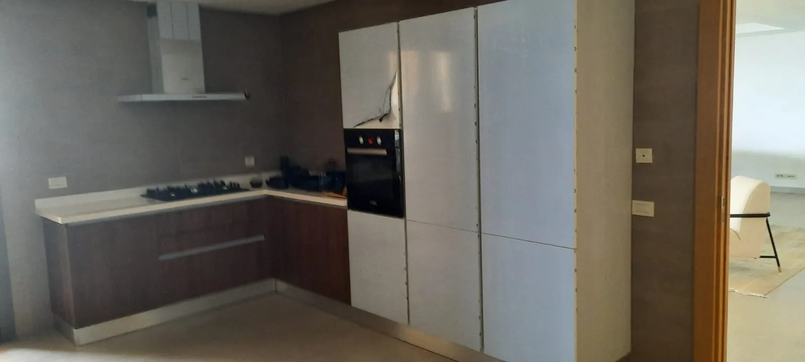 BEL APPT MEUBLE EN LOCATION -MARINA - الدار البيضاء (2)
