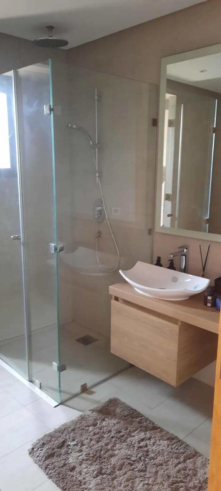 BEL APPT MEUBLE EN LOCATION -MARINA - الدار البيضاء