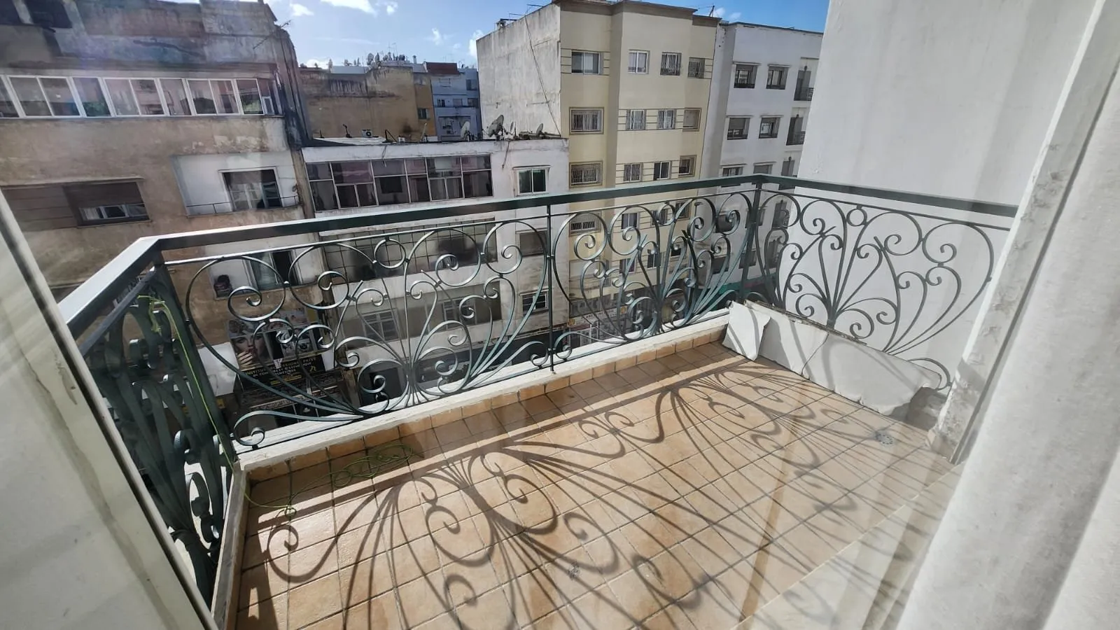APPT BIEN MEUBLE EN LOCATION -MAARIF- - الدار البيضاء (2)