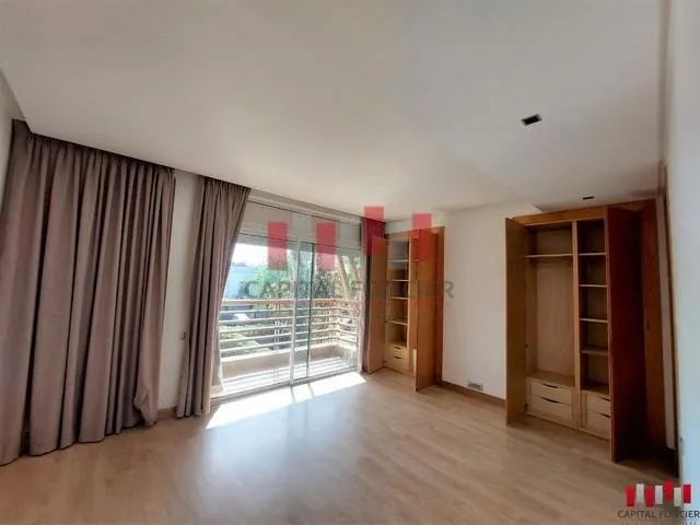 SUPERBE VILLA / 3 CHAMBRES AVEC JARDIN ET PISCINE  /BOUSKOURA - الدار البيضاء (3)