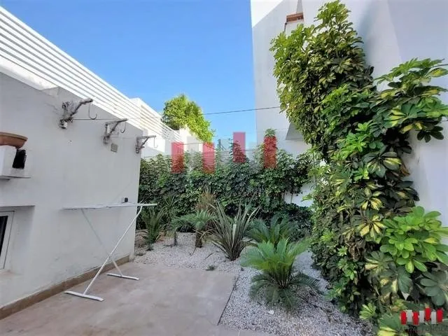 SUPERBE VILLA / 3 CHAMBRES AVEC JARDIN ET PISCINE  /BOUSKOURA - الدار البيضاء (2)