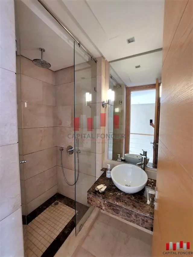 SUPERBE VILLA / 3 CHAMBRES AVEC JARDIN ET PISCINE  /BOUSKOURA - الدار البيضاء (4)