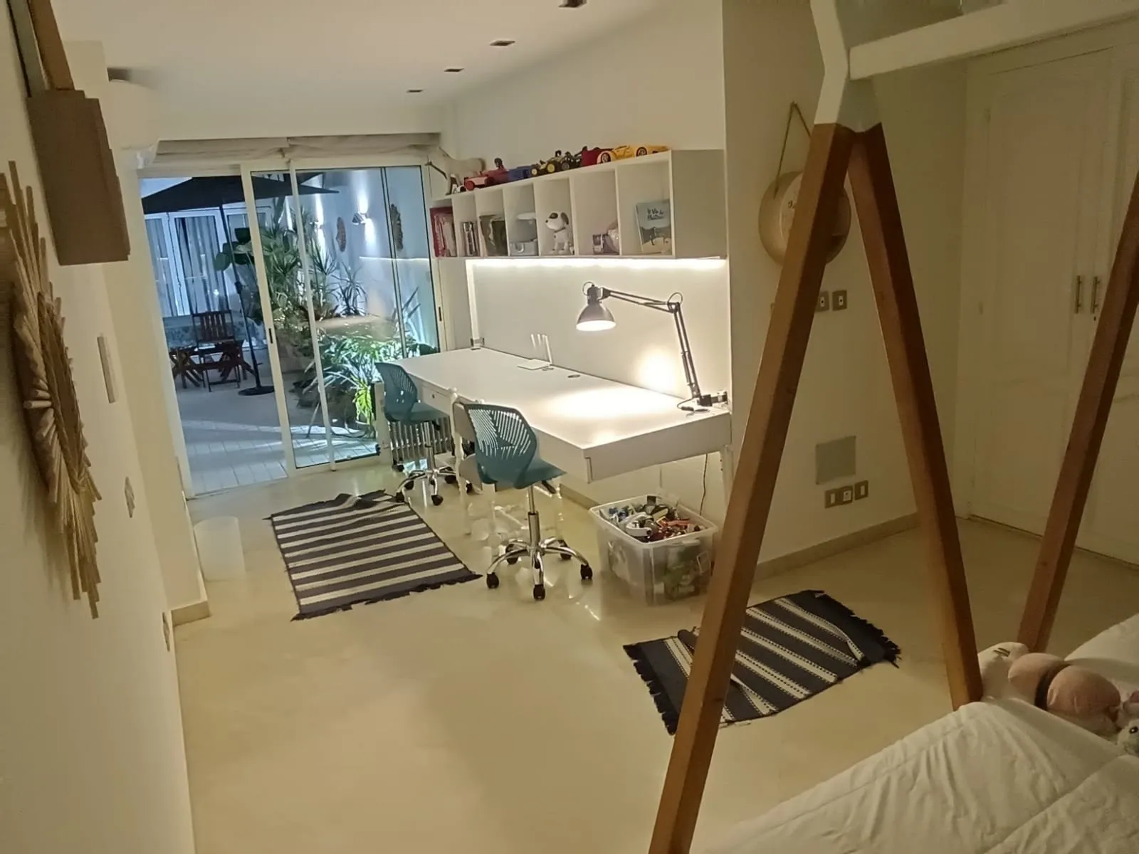 BEL APPT MEUBLE  EN LOCATION  AVEC TERRASSE-RACINE- - الدار البيضاء (3)