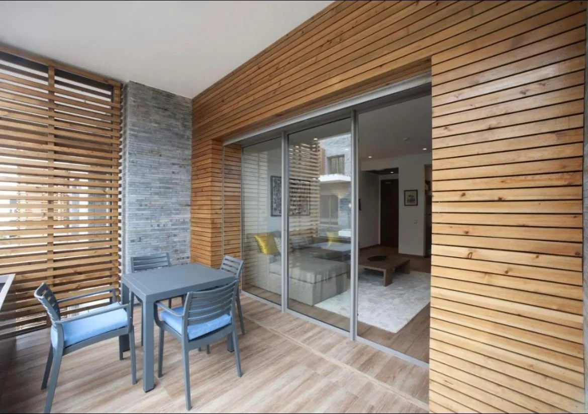 TRES BEAU STUDIO MEUBLE EN LOC. -AIN DIAB- - الدار البيضاء