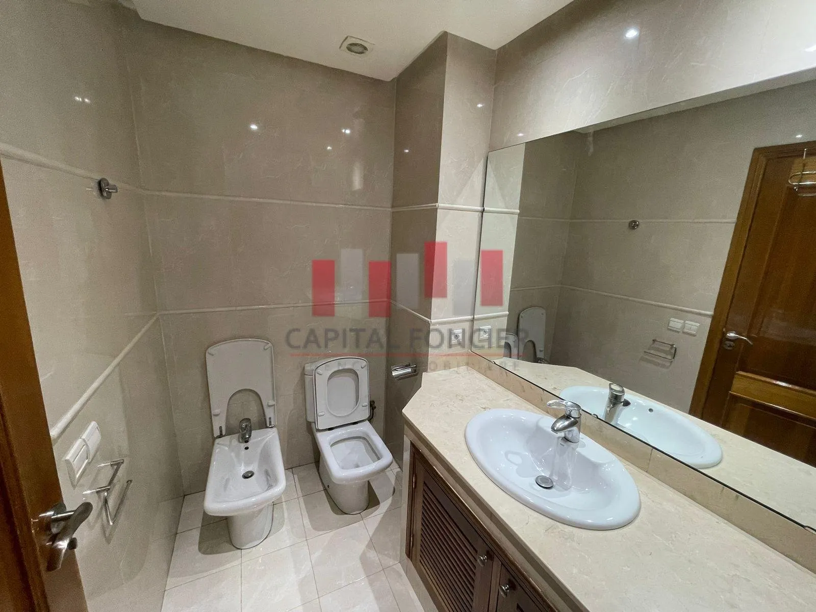 BEL APPARTEMENT RACINE - الدار البيضاء (2)