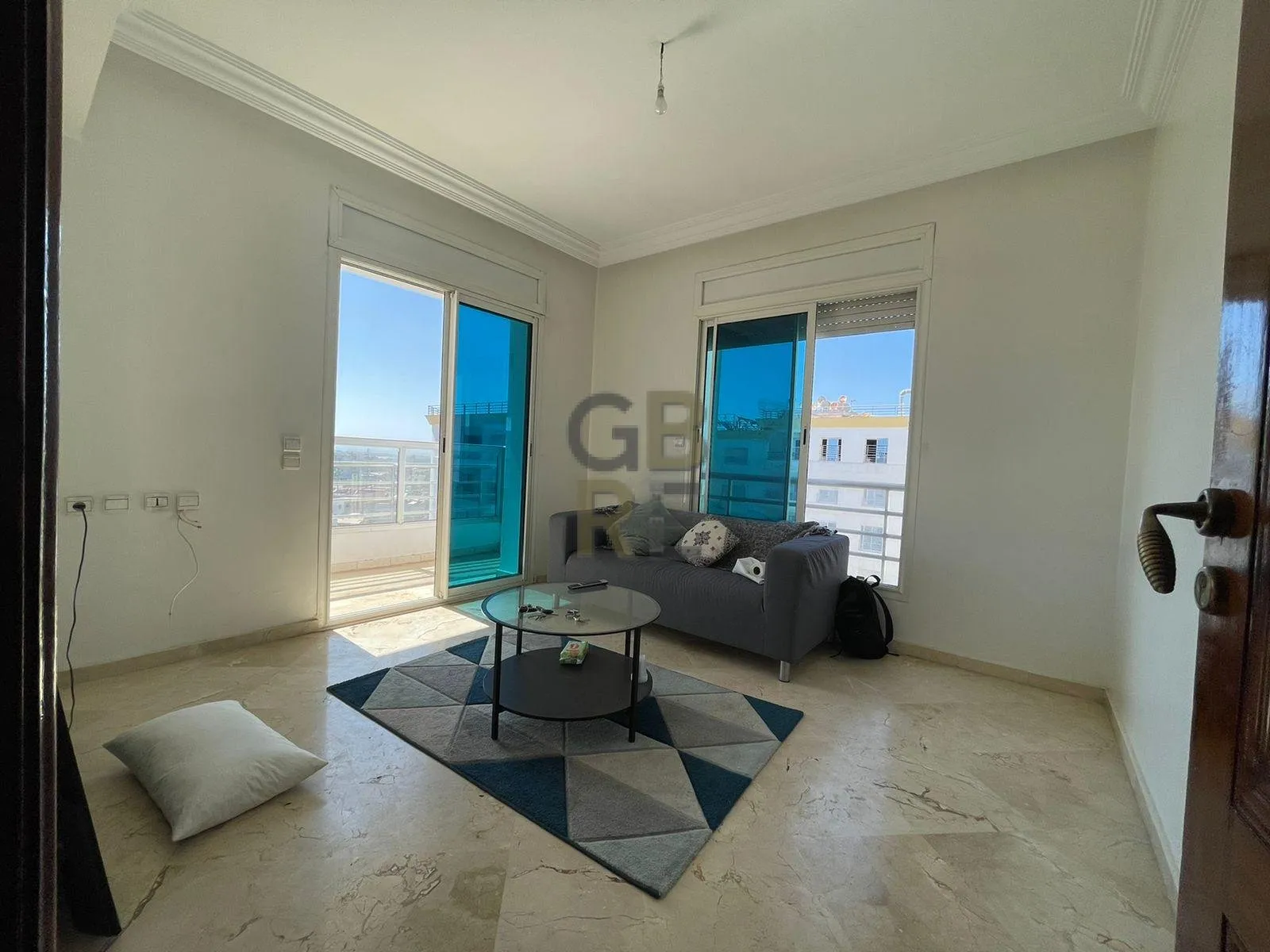 Bel appartement ensoleillé bien situé au cœur de Hay Riad - الرباط (3)