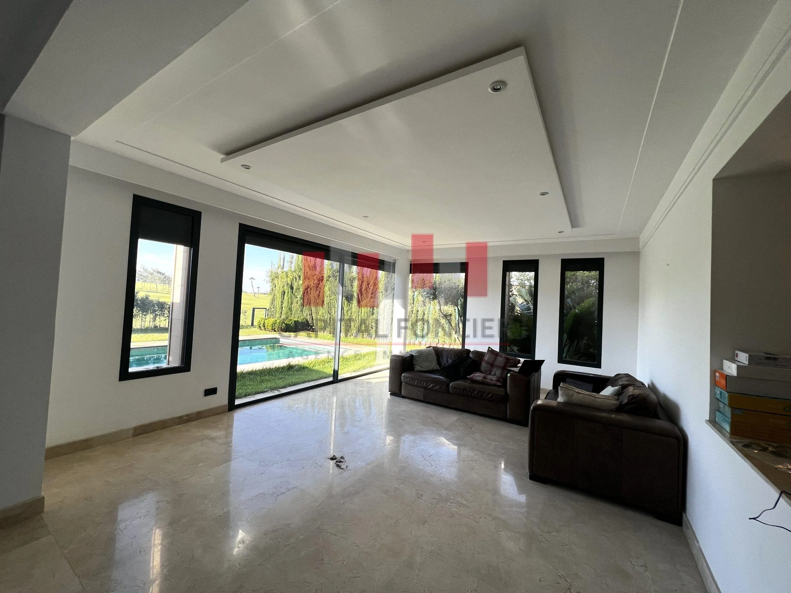 MAGNIFIQUE VILLA / FRONT GOLF / 4 CHAMBRES /BOUSKOURA - الدار البيضاء (3)