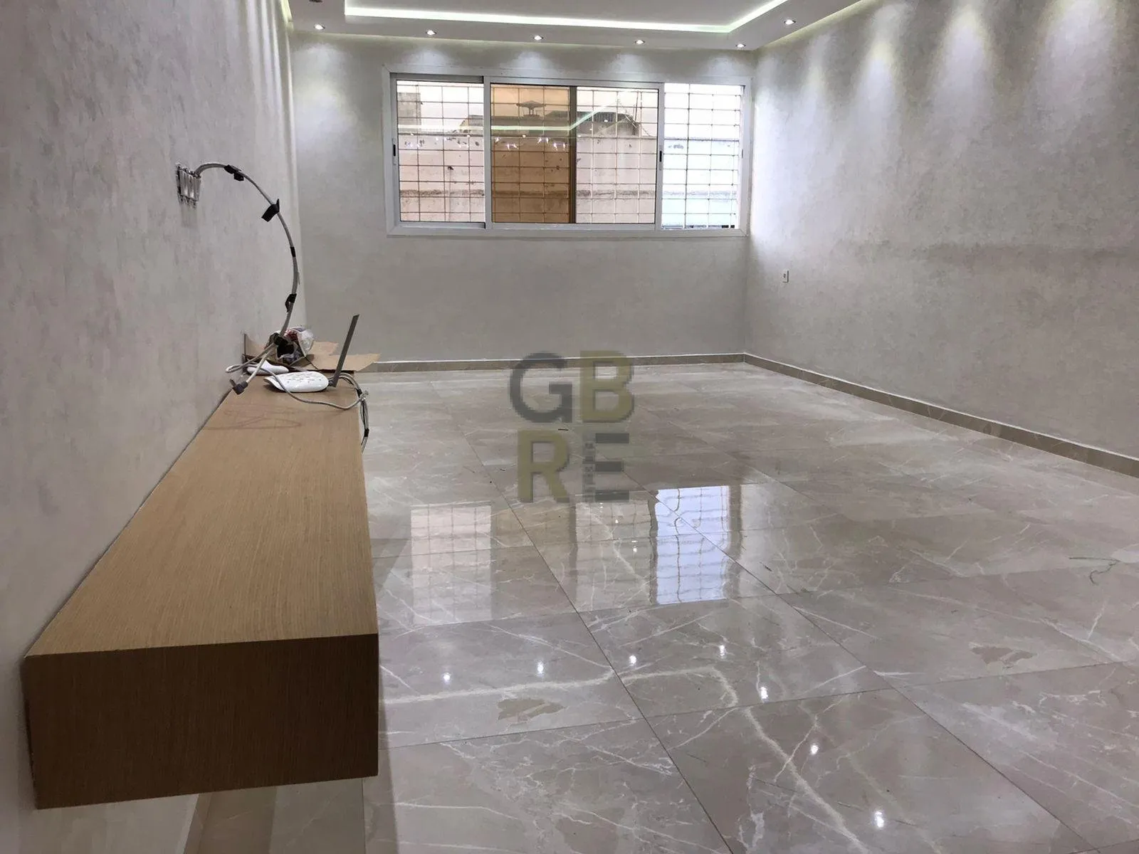 Très bel appartement entièrement rénové bien situe en haut d'agdal - الرباط