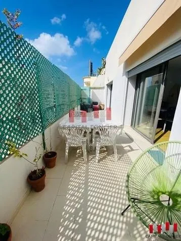 PLEIN SUD TERRASSE DERNIER ETAGE TRIANGLE D OR - الدار البيضاء