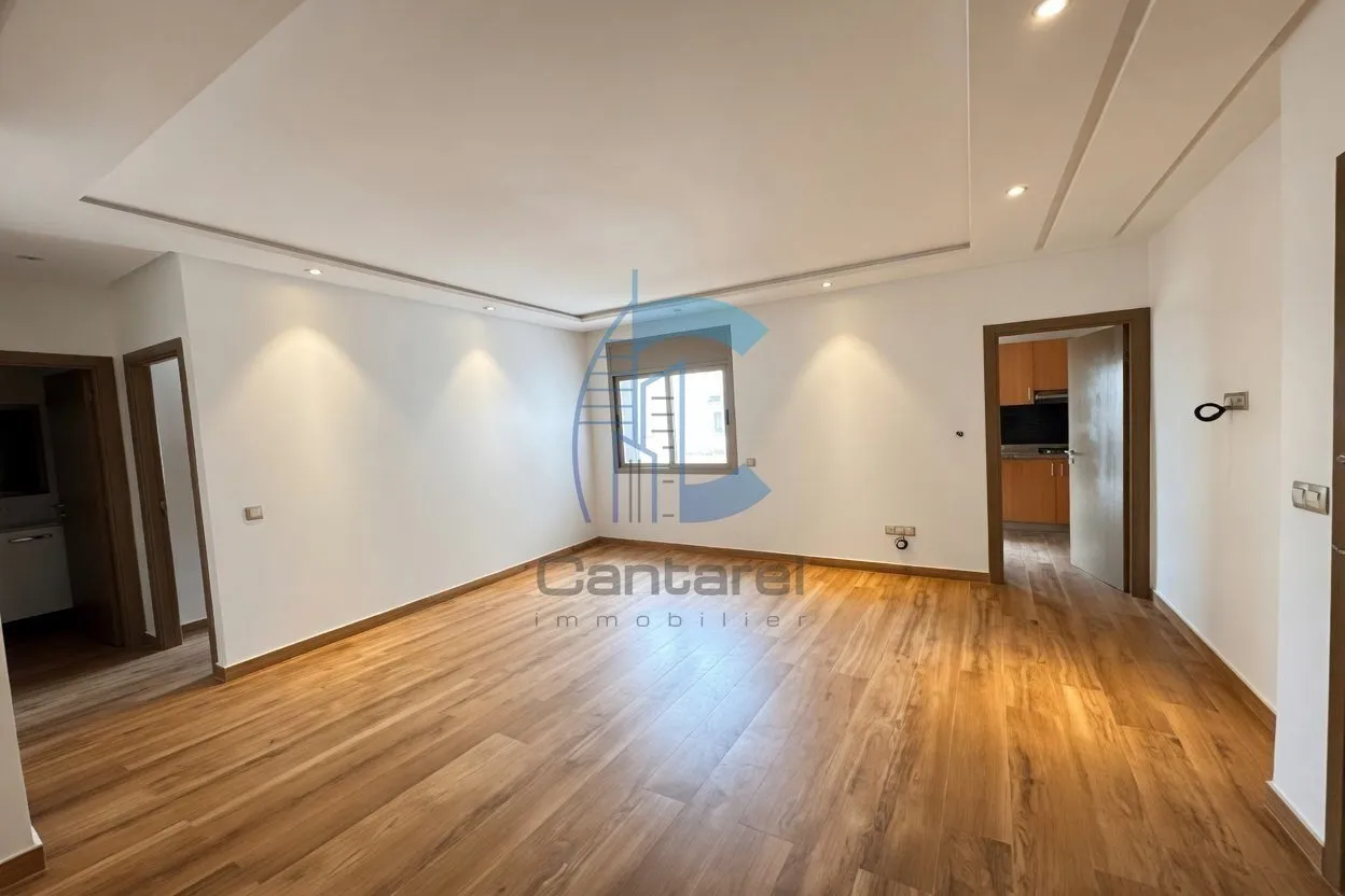 Studio lumineux 50 m² à louer – 3ᵉ étage avec balcon et parking - الدار البيضاء (2)