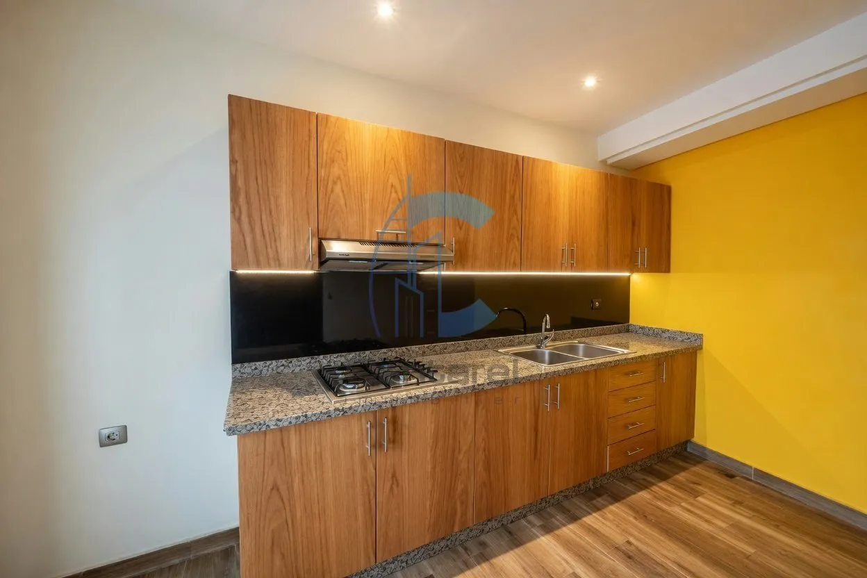 Studio lumineux 50 m² à louer – 3ᵉ étage avec balcon et parking - الدار البيضاء (3)