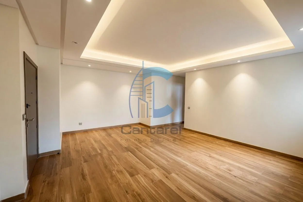 Studio lumineux 50 m² à louer – 3ᵉ étage avec balcon et parking - الدار البيضاء