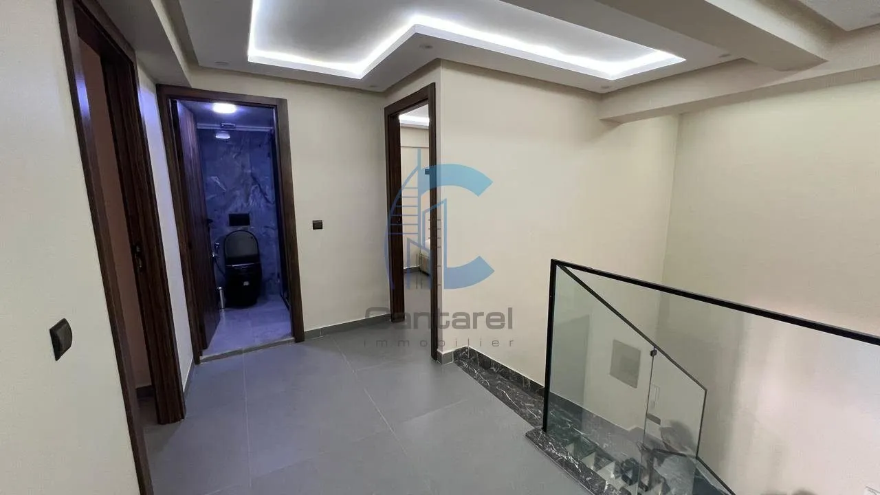 APPARTEMENT DUPLEX 3 CHAMBRES MEUBLÉ AVEC TERRASSE AU RDC À LOUER - VICTOR HUGO MARRAKECH - مراكش (4)