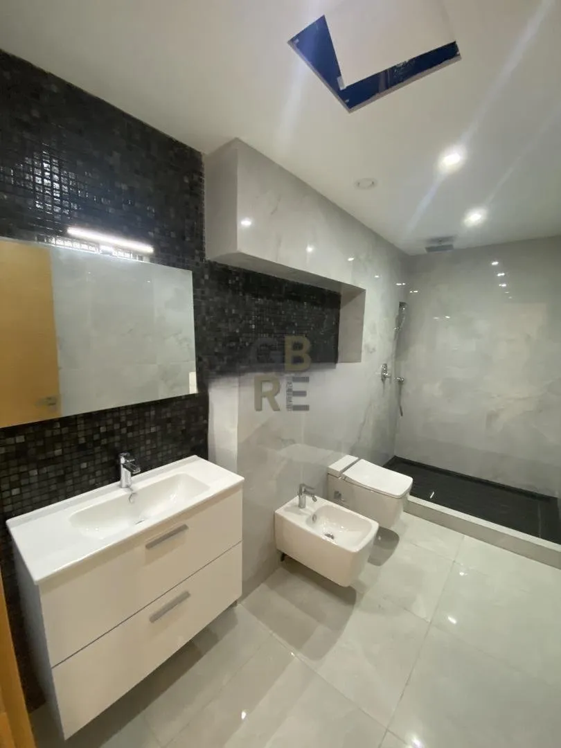 Superbe appartement à louer sans vis-à-vis avec 3 façades très ensoleiller - الرباط (4)