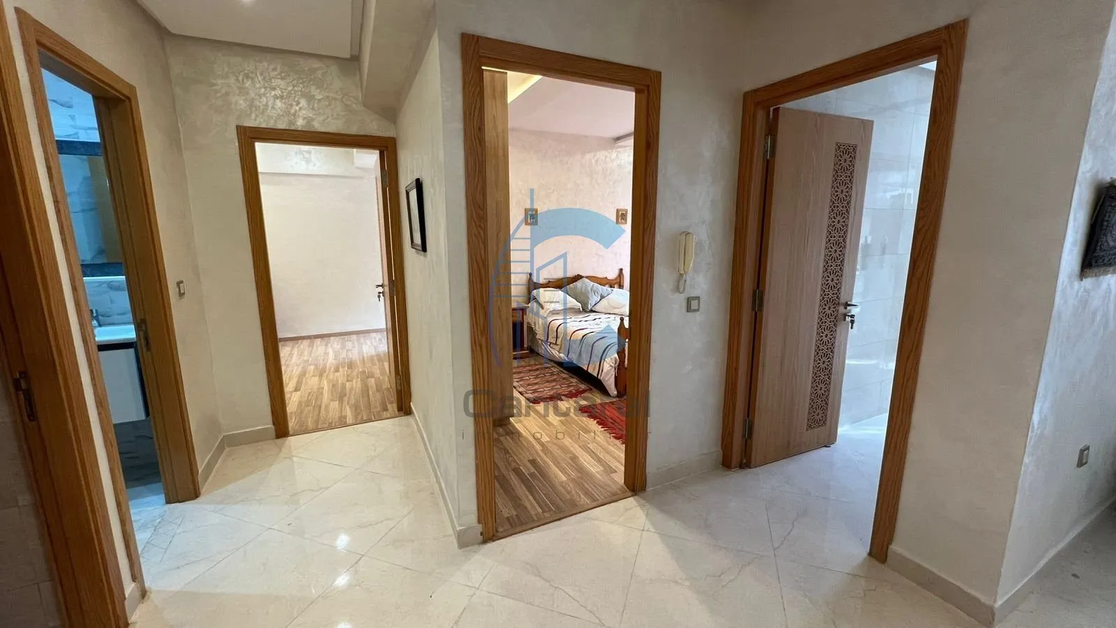 APPARTEMENT 2 CHAMBRES RÉNOVÉ MEUBLÉ AVEC BALCON ET VUE PISCINE À LOUER - SEMLALIA MARRAKECH - مراكش (4)