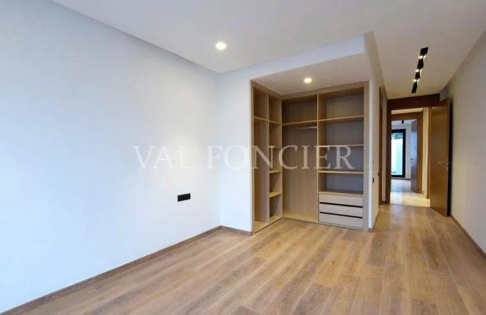 Appartement luxueux avec terrasse en location vide à la Ferme Bretonne, Casablanca - الدار البيضاء (4)