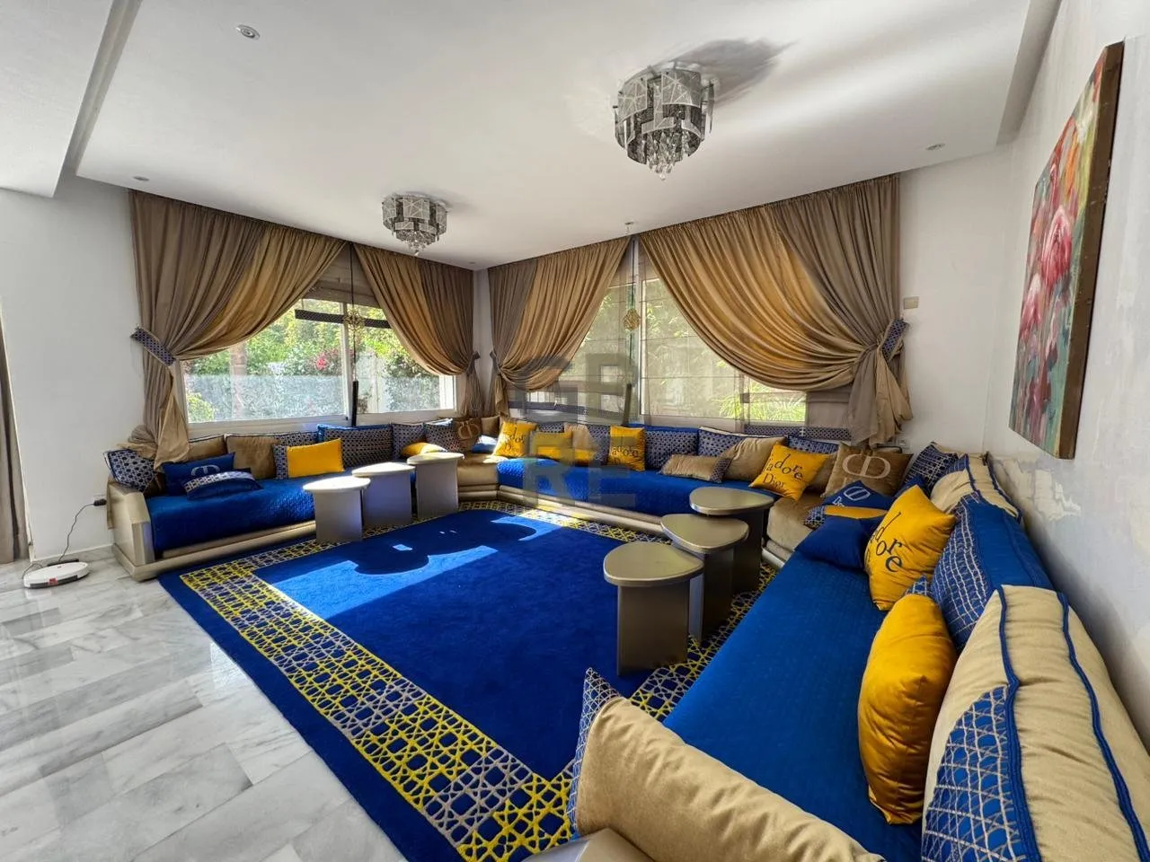 Villa avec piscine en location à El Menzeh - الرباط