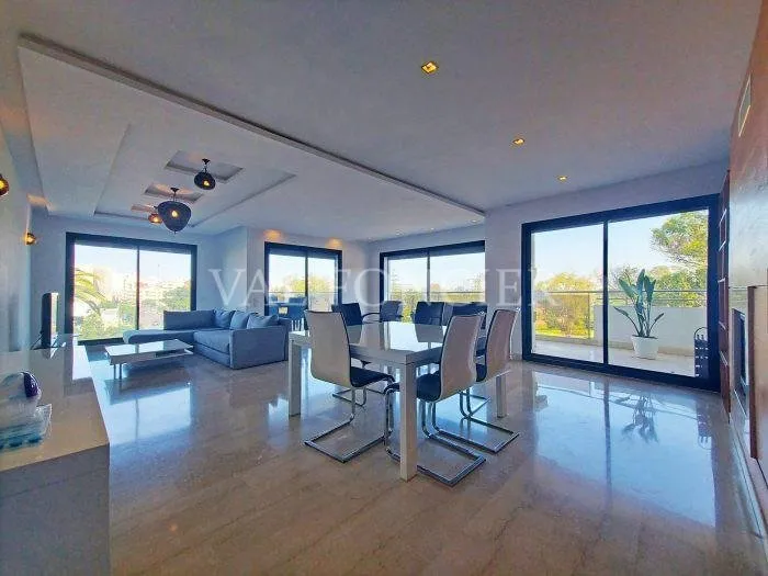 Sublime Appartement 210m2 avec terrasse sans vis-à-vis en location à Palmier, Casablanca - الدار البيضاء