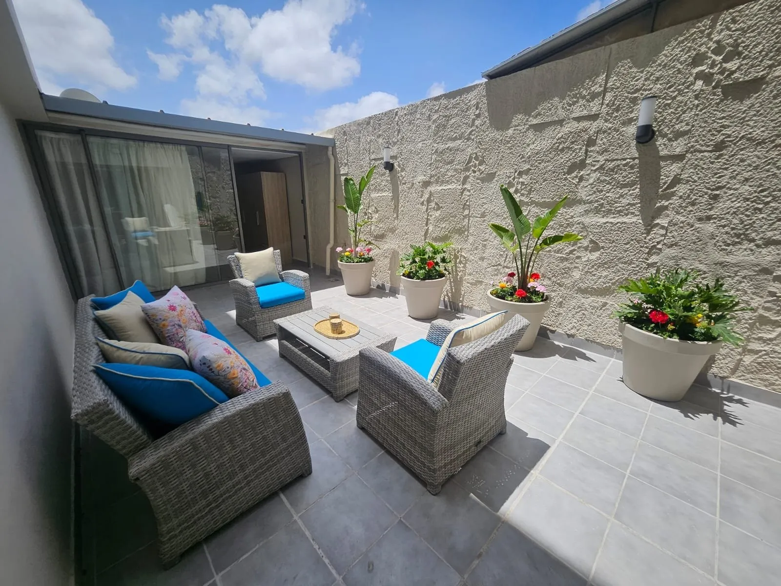 CIL – Superbe appartement meublé à louer – 79 m² dont 20 m² de terrasse - الدار البيضاء (2)